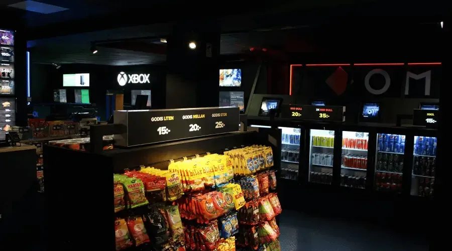 Dryck och snacks till salu på Redbull Gaming Sphere